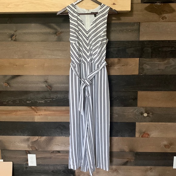 Banana Republic cropped v neck striped wide leg jumpsuit romper career work - Picture 2 of 11